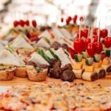 Cum asortezi vinul cu mâncarea: reguli de bază