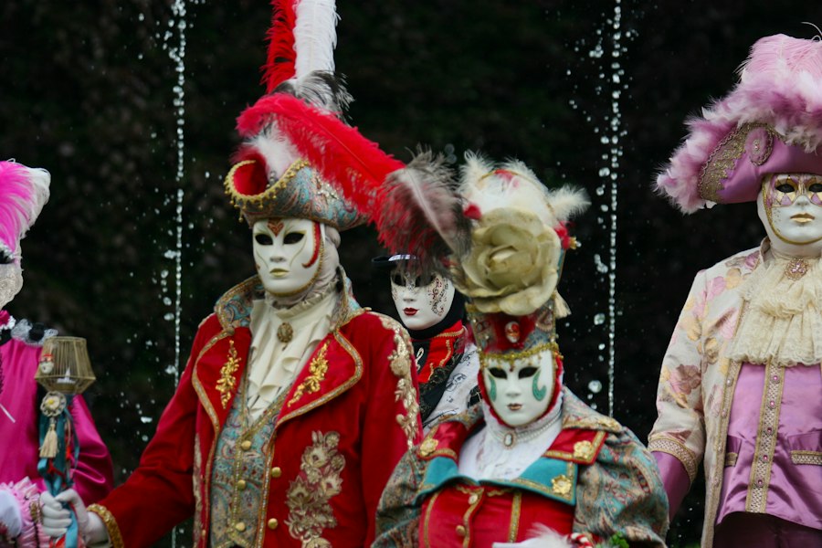Photo costume influence